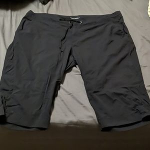 Columbia Capris - 22W